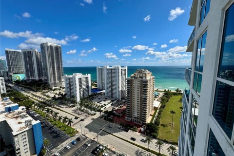 Copropriété à louer à Hallandale Beach, Floride: 1 chambre, 81.29 m2 № 1956424 - photo 3