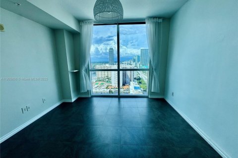 Copropriété à louer à Hallandale Beach, Floride: 1 chambre, 81.29 m2 № 1956424 - photo 17