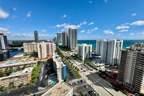 Copropriété à louer à Hallandale Beach, Floride: 1 chambre, 81.29 m2 № 1956424 - photo 2