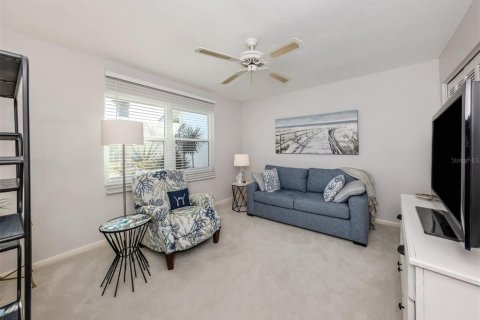 Condo in Venice, Florida, 2 bedrooms  № 1918167 - photo 25