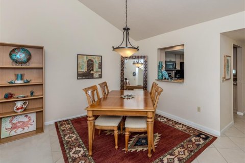 Condo in Venice, Florida, 2 bedrooms  № 1918167 - photo 12