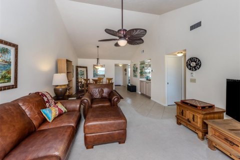 Condo in Venice, Florida, 2 bedrooms  № 1918167 - photo 10