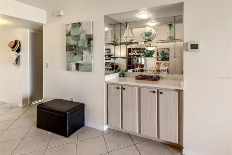 Condo in Venice, Florida, 2 bedrooms  № 1918167 - photo 16