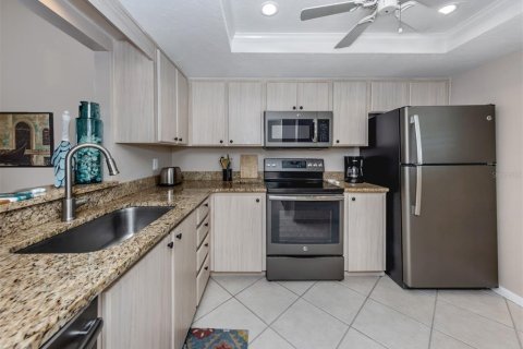 Condo in Venice, Florida, 2 bedrooms  № 1918167 - photo 19