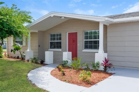 Casa en alquiler en Holiday, Florida, 4 dormitorios, 148.92 m2 № 1912712 - foto 2