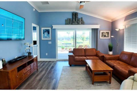 House in The Villages, Florida 3 bedrooms, 137.87 sq.m. № 1851226 - photo 5