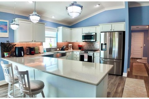 House in The Villages, Florida 3 bedrooms, 137.87 sq.m. № 1851226 - photo 10