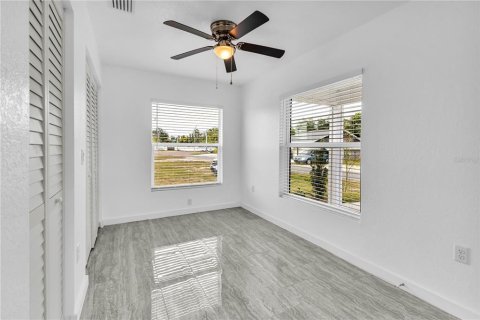 House in Bradenton, Florida 3 bedrooms, 114.46 sq.m. № 2205147 - photo 12