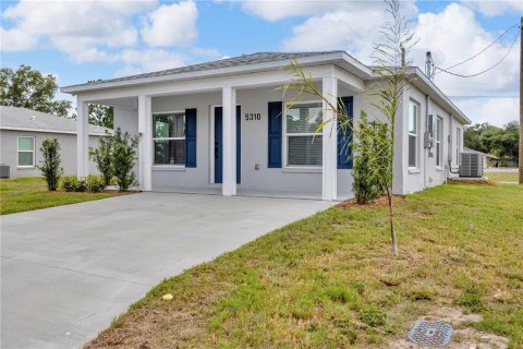 House in Bradenton, Florida 3 bedrooms, 114.46 sq.m. № 2205147 - photo 8