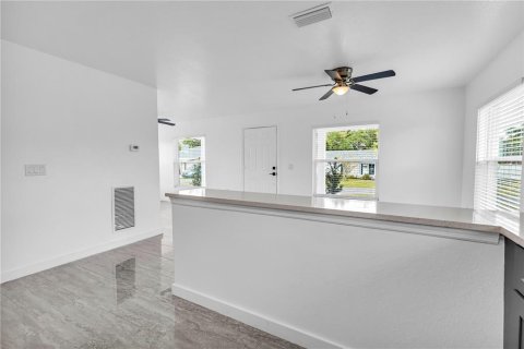 House in Bradenton, Florida 3 bedrooms, 114.46 sq.m. № 2205147 - photo 20