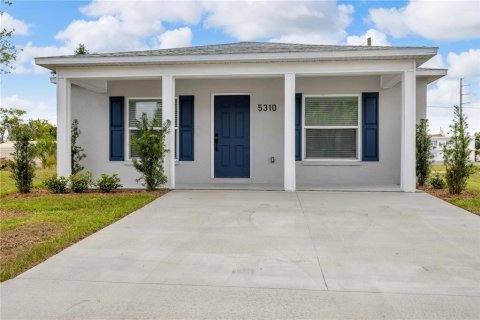 House in Bradenton, Florida 3 bedrooms, 114.46 sq.m. № 2205147