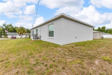 House in Bradenton, Florida 3 bedrooms, 114.46 sq.m. № 2205147 - photo 7