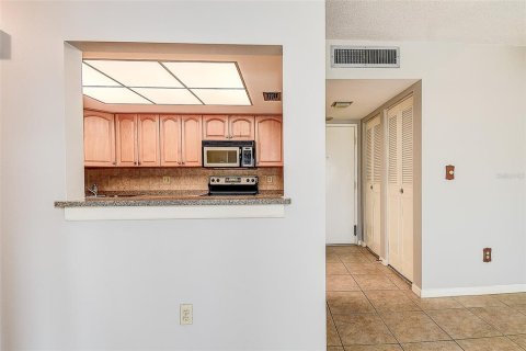 Купить кондоминиум в Сент-Питерсберг, Флорида 5 комнат, 109.16м2, № 2233690 - фото 24