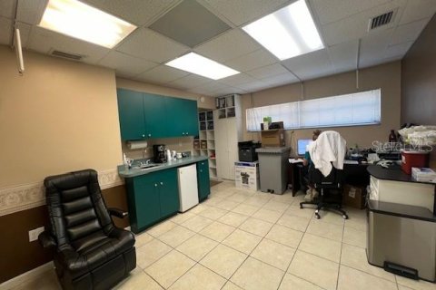 Commercial property in Largo, Florida 229.93 sq.m. № 2214095 - photo 6