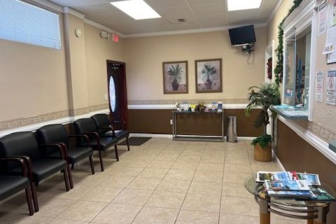 Commercial property in Largo, Florida 229.93 sq.m. № 2214095 - photo 4