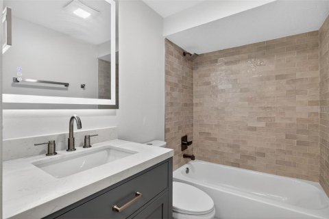 Apartamento en alquiler en Port Richey, Florida, 2 dormitorios, 99.59 m2 № 2099191 - foto 14
