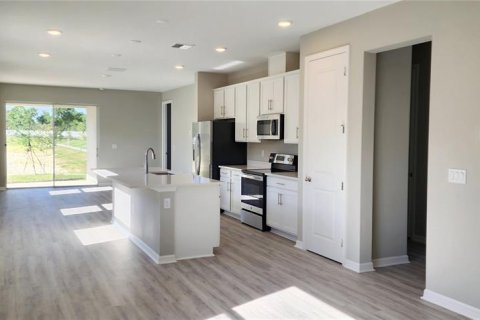 Villa ou maison à louer à Haines City, Floride: 3 chambres, 156.08 m2 № 2202125 - photo 3