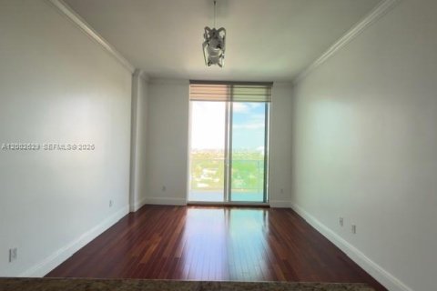 Condo in Miami, Florida, 1 bedroom  № 2067958 - photo 5