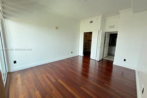 Condo in Miami, Florida, 1 bedroom  № 2067958 - photo 9