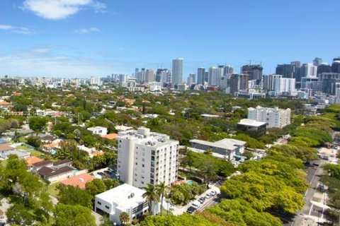 Condo in Miami, Florida, 1 bedroom  № 2067958 - photo 17