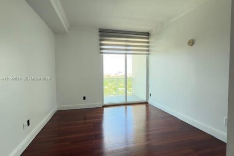 Condo in Miami, Florida, 1 bedroom  № 2067958 - photo 12