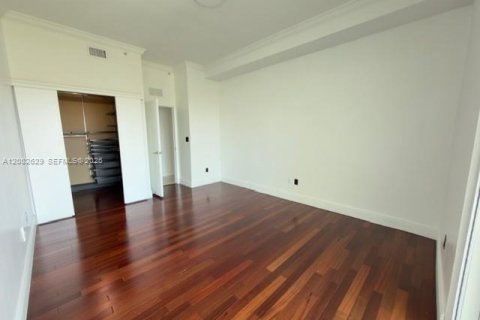 Condo in Miami, Florida, 1 bedroom  № 2067958 - photo 11