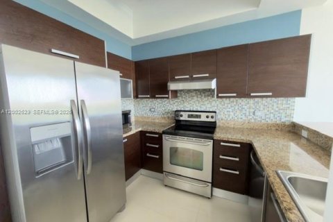 Condo in Miami, Florida, 1 bedroom  № 2067958 - photo 4