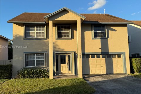 Villa ou maison à Hialeah, Floride 4 chambres, 260.13 m2 № 2051440