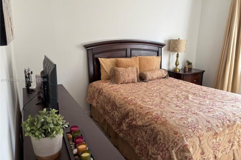 Villa ou maison à vendre à Hialeah, Floride: 4 chambres, 260.13 m2 № 2051440 - photo 17