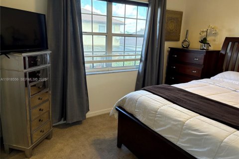 Villa ou maison à vendre à Hialeah, Floride: 4 chambres, 260.13 m2 № 2051440 - photo 18