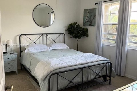 Villa ou maison à vendre à Hialeah, Floride: 4 chambres, 260.13 m2 № 2051440 - photo 19