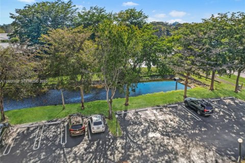 Condominio en venta en Coral Springs, Florida, 1 dormitorio, 57.51 m2 № 1993200 - foto 7