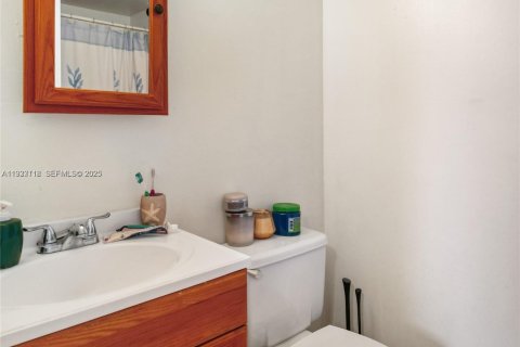 Condominio en venta en Coral Springs, Florida, 1 dormitorio, 57.51 m2 № 1993200 - foto 10