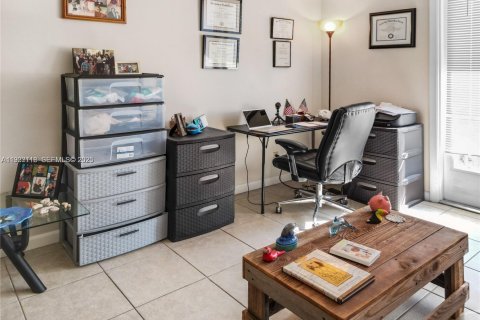 Condominio en venta en Coral Springs, Florida, 1 dormitorio, 57.51 m2 № 1993200 - foto 5