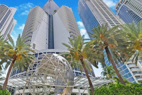 Condominio en venta en Sunny Isles Beach, Florida, 51.19 m2 № 1983526 - foto 13