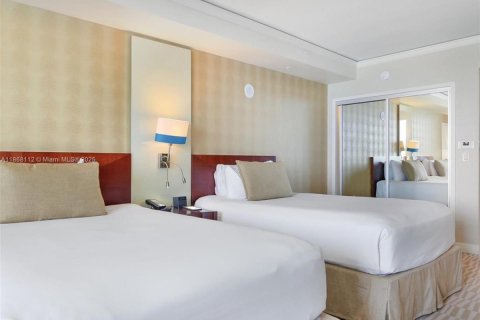 Condominio en venta en Sunny Isles Beach, Florida, 51.19 m2 № 1983526 - foto 6