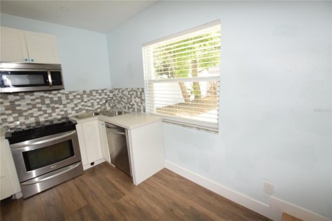 Villa ou maison à louer à Belle Isle, Floride: 3 chambres, 101.64 m2 № 2414023 - photo 14
