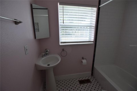 Villa ou maison à louer à Belle Isle, Floride: 3 chambres, 101.64 m2 № 2414023 - photo 23