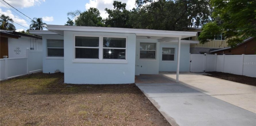 Villa ou maison à Belle Isle, Floride 3 chambres, 101.64 m2 № 2414023