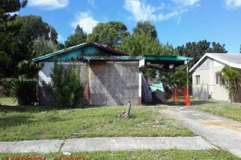 Земельный участок в Дирфилд-Бич, Флорида № 1941547