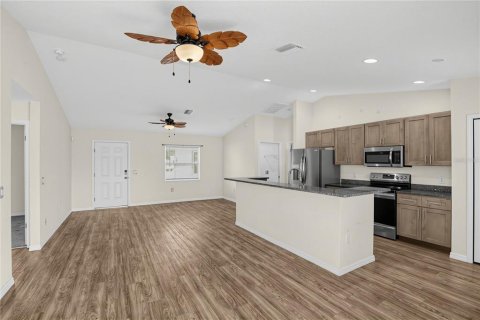 House in Inverness, Florida 3 bedrooms, 113.15 sq.m. № 2394387 - photo 7