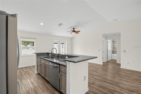 House in Inverness, Florida 3 bedrooms, 113.15 sq.m. № 2394387 - photo 13