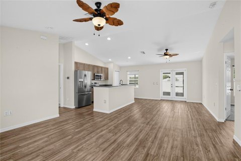 House in Inverness, Florida 3 bedrooms, 113.15 sq.m. № 2394387 - photo 11