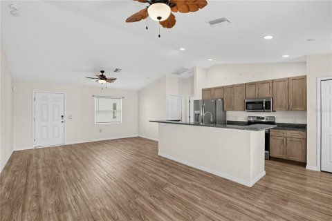 House in Inverness, Florida 3 bedrooms, 113.15 sq.m. № 2394387 - photo 9