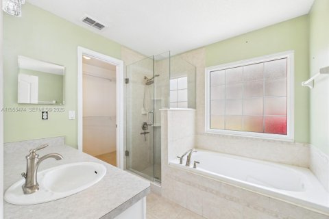 Casa en venta en Clermont, Florida, 4 dormitorios № 2009549 - foto 4