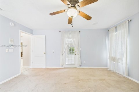 Casa en venta en Clermont, Florida, 4 dormitorios № 2009549 - foto 3