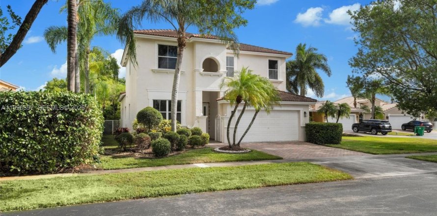 Casa en Miramar, Florida 4 dormitorios, 243.13 m2 № 2052148