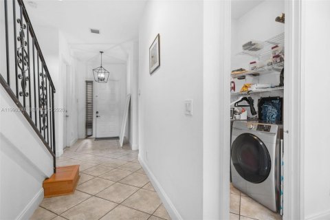 Casa en alquiler en Miramar, Florida, 4 dormitorios, 243.13 m2 № 2052148 - foto 5