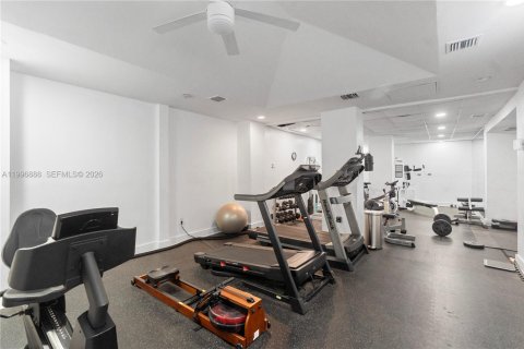 Condo in Miami Beach, Florida, 1 bedroom № 2059338 - photo 27