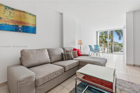 Condo in Miami Beach, Florida, 1 bedroom № 2059338 - photo 9